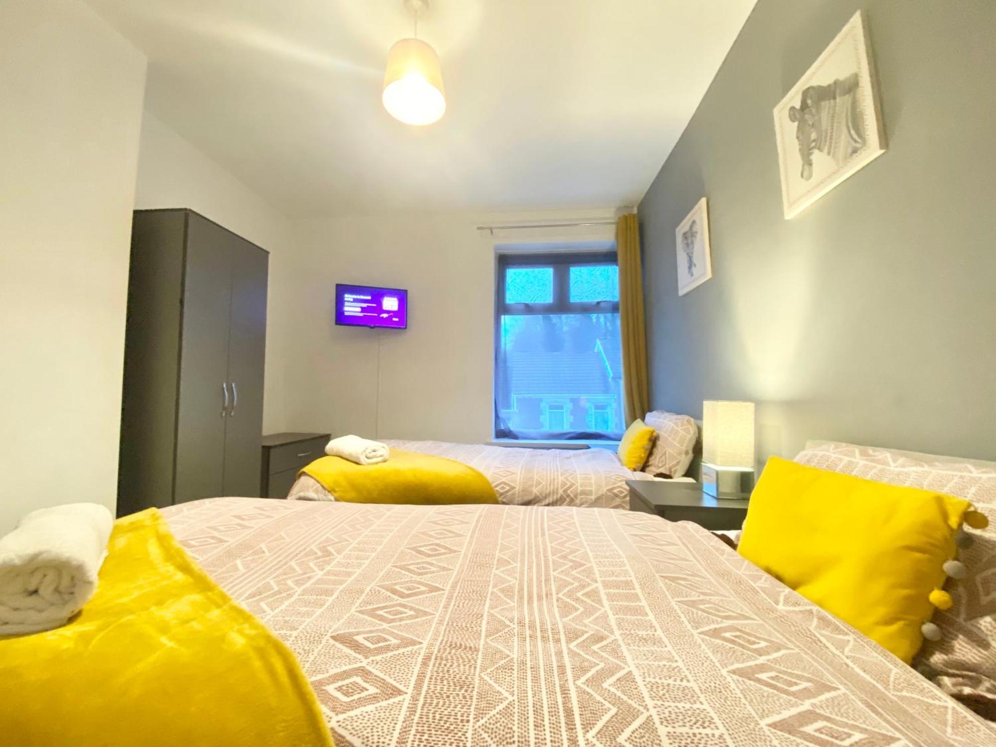 Emerald Living, 4 Bedrooms In The Heart Of Swansea, Close To Beaches! スウォンジー エクステリア 写真